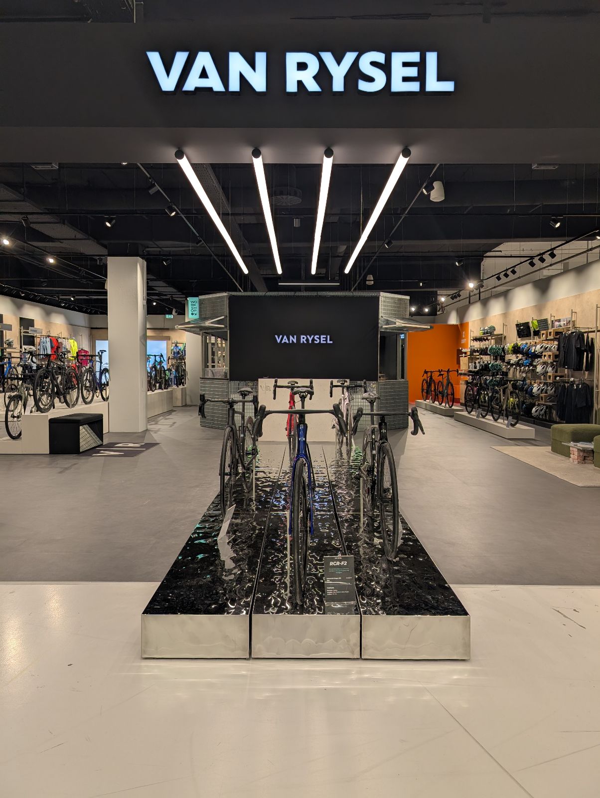 VAN RYSEL Brand Experience Shop