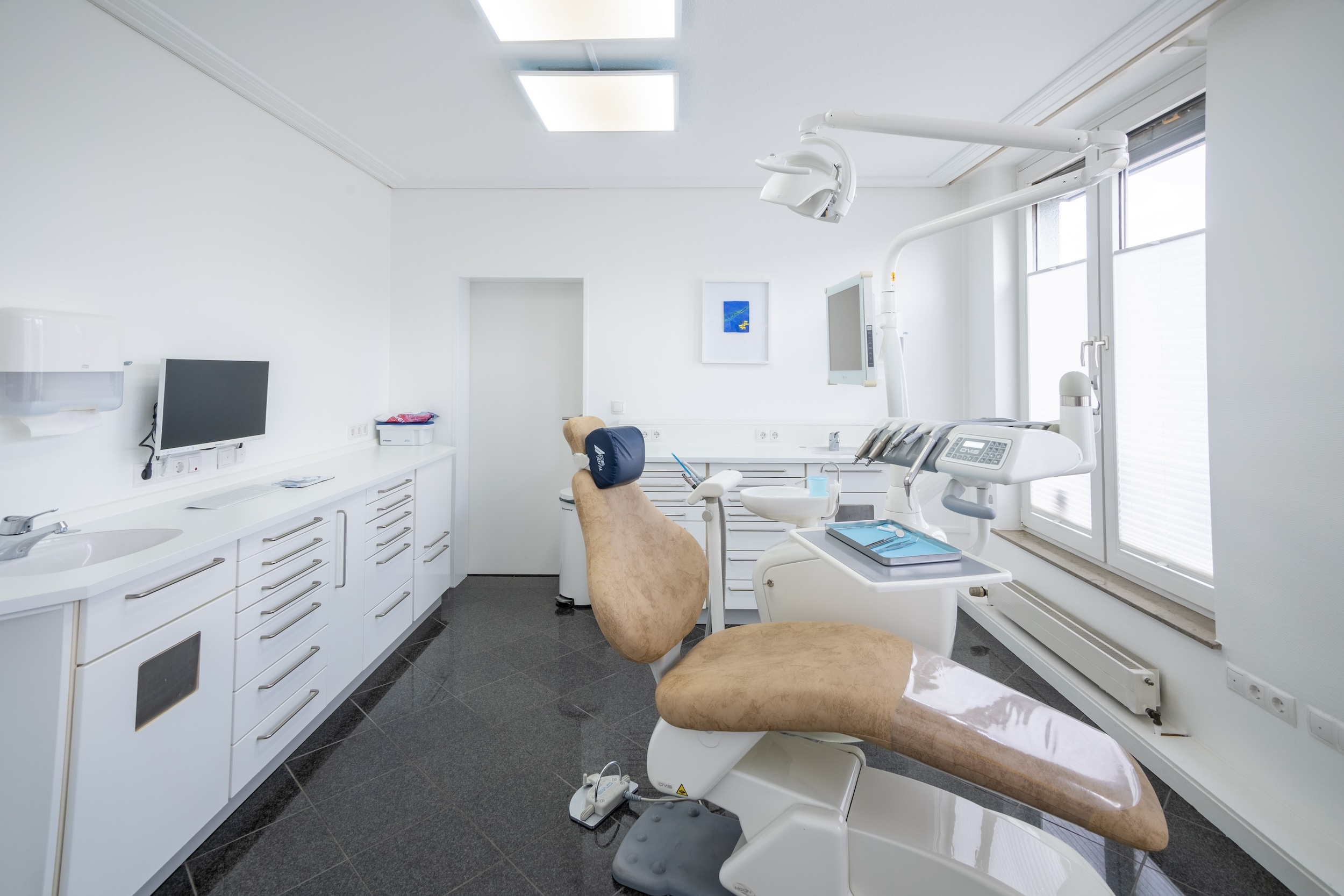 Zahnarzt Bonn - Johannes Göbel - BonnSmile